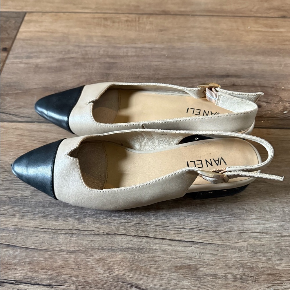 Vaneli Women's Beige & Black Cap Toe Slingback Flats